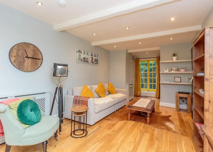 Beautiful Hideout In Center Of * Edinburg