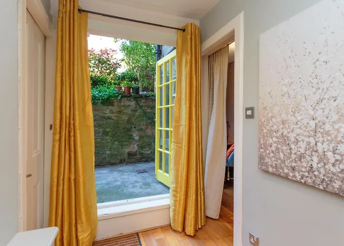 Beautiful Hideout In Center Of * Edinburgh