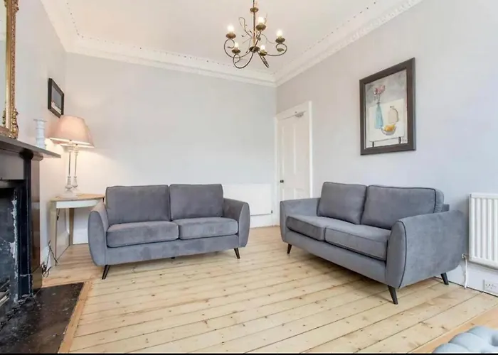 Modern, Bright & Spacious 3 Bedroom In The Heart Of The Centre - Double Beds - Sleeps Up To 6 Guests Lejlighed Edinburgh