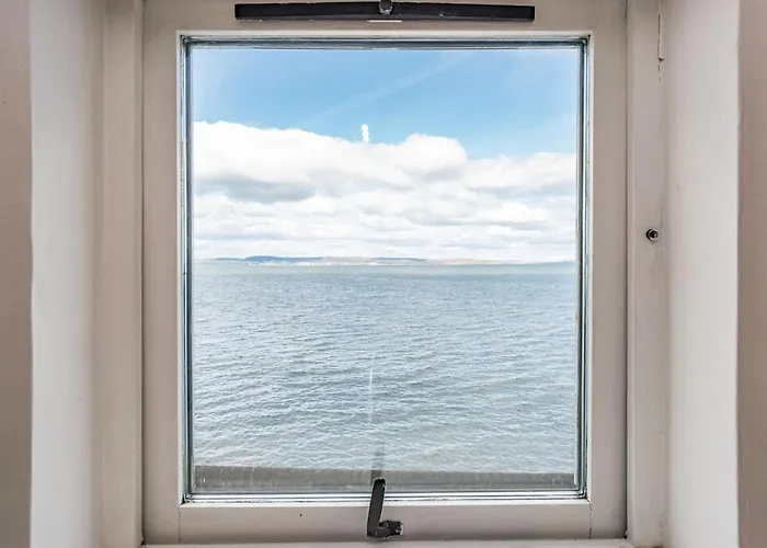 Stunning Flat With Sea View And Parking - Pass The Keys شقة إدنبرة