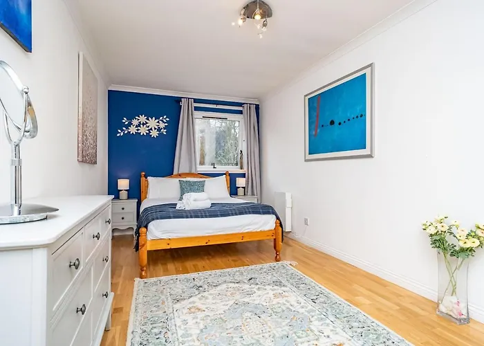 Stunning Flat With Sea View And Parking - Pass The Keys *