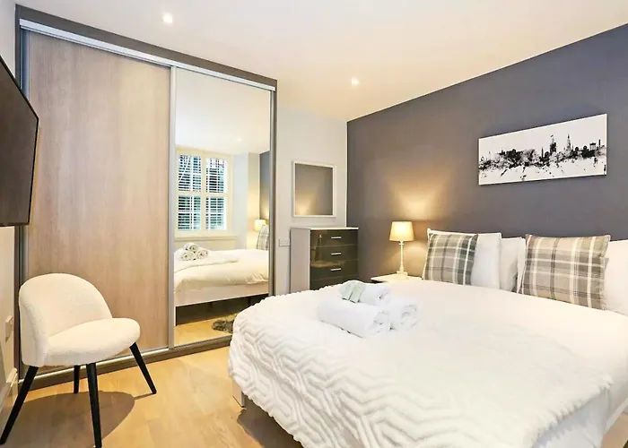 Daire Modern 3 Bedroom Apartment, West End