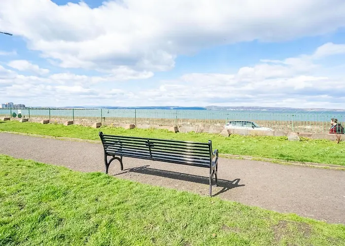 Stunning Flat With Sea View And Parking - Pass The Keys Apartament Edynburg