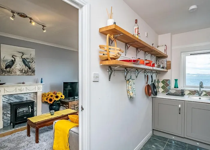 Apartment Stunning Flat With Sea View And Parking - Pass The Keys