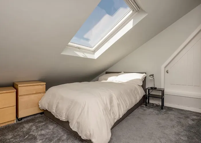 شقة 2bd Loft Style - - Free Parking - Pass The Keys *