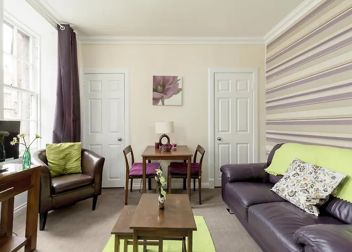 Apartment St Marys Street