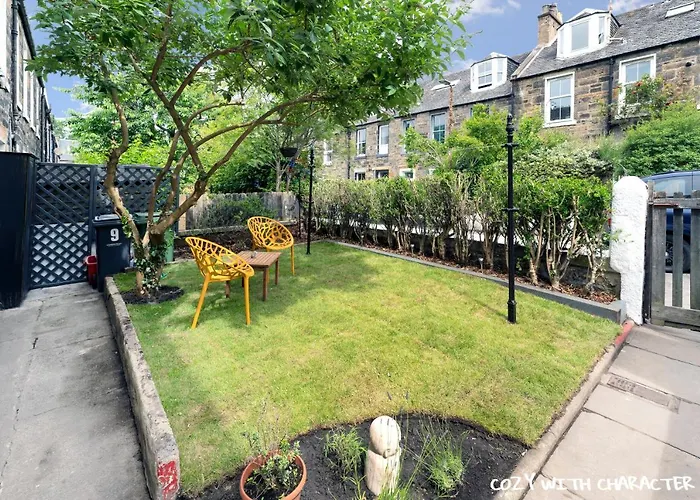 Cozy With Character Cochrane At Leith Links Park * Edinburgh