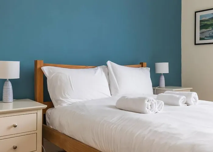 Stunning 3 Bedroom Flat In Bruntsfield אדינבורו