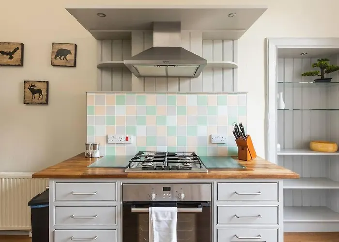 Stunning 3 Bedroom Flat In Bruntsfield דירה *