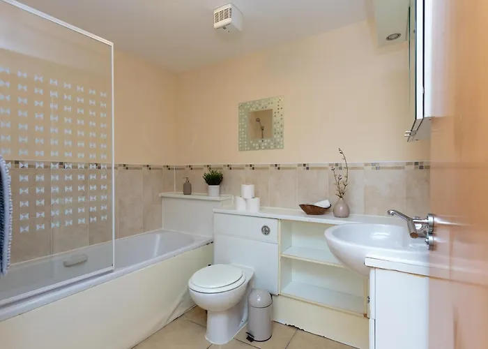 Ocean Way In Leith * Edinburgh