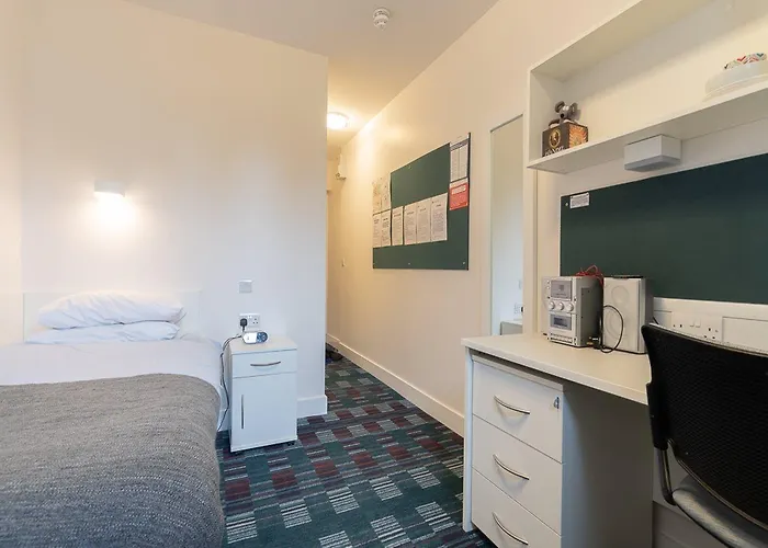 First Holland House 2*