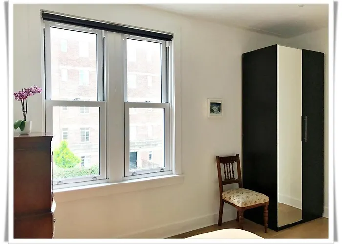 شقة Spacious And Modern 2 Bedroom Flat Near The Centre *