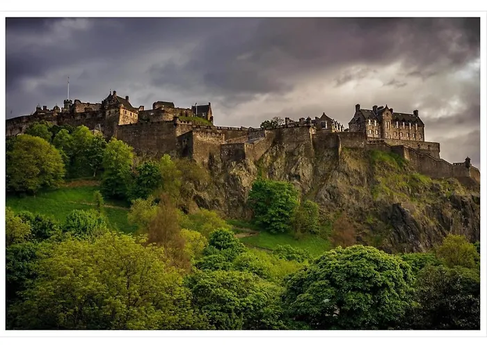 Spacious And Modern 2 Bedroom Flat Near The Centre إدنبرة