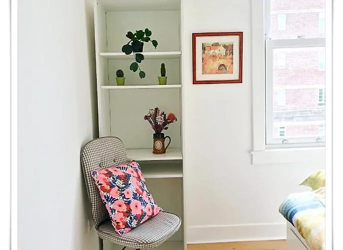 Spacious And Modern 2 Bedroom Flat Near The Centre