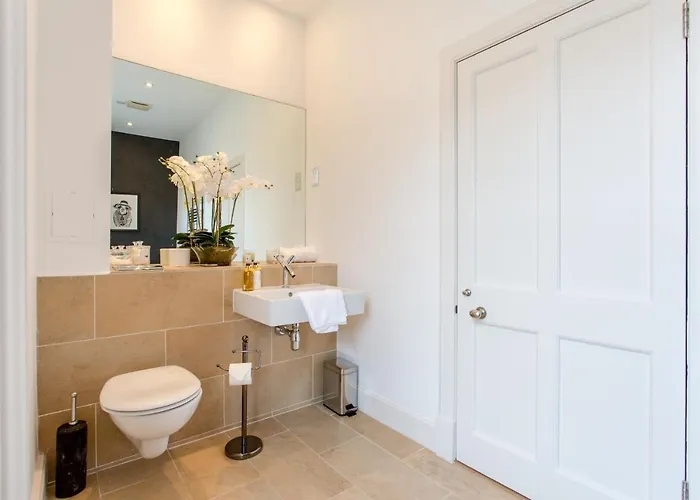Exclusive 2 Bed, Free Private Parking, In West End Эдинбург