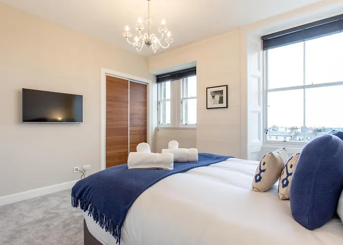 דירה Exclusive 2 Bed, Free Private Parking, In West End