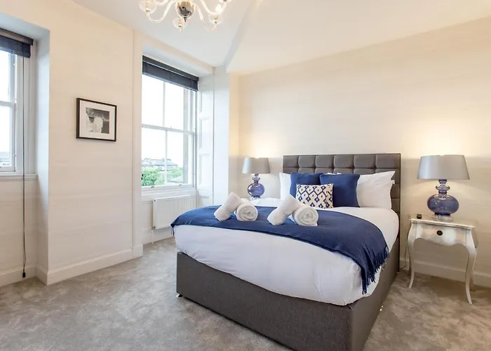 Exclusive 2 Bed, Free Private Parking, In West End Эдинбург