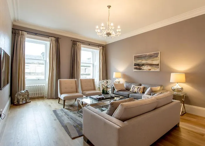 Exclusive 2 Bed, Free Private Parking, In West End * Эдинбург