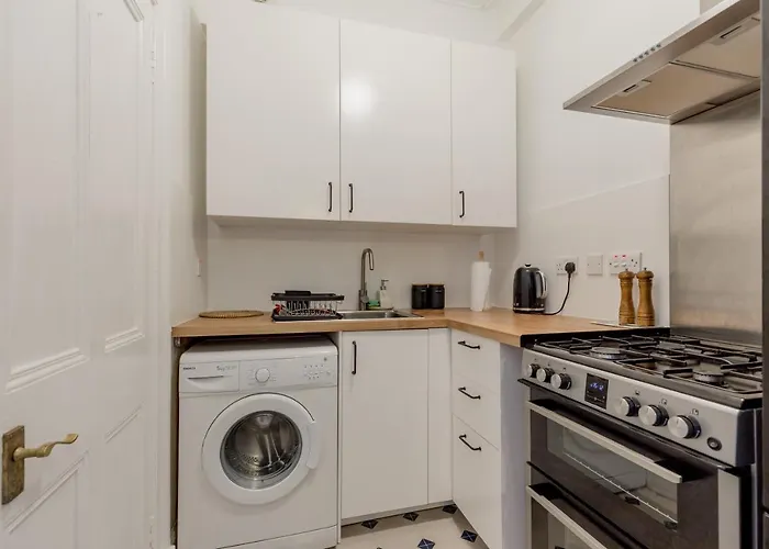 Stylish Flat In With Private Garden 公寓 *