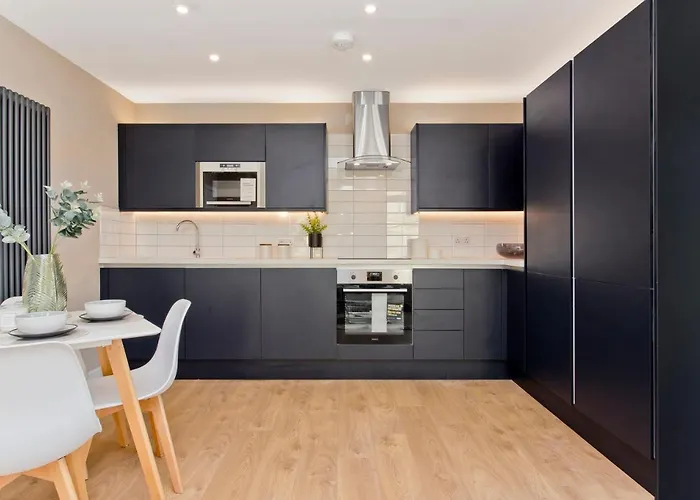 Modern Centre 2 Bedroom 2 Bathroom Apartments, Main Door Ground With Private Parking * Edimburgo