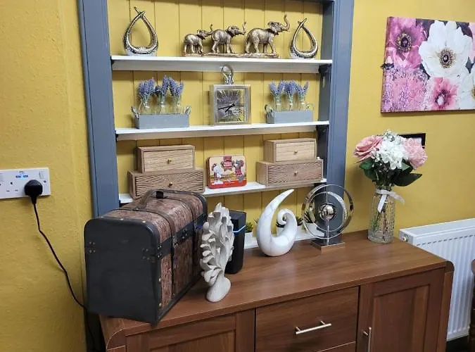 The - No 8 * Edinburgh