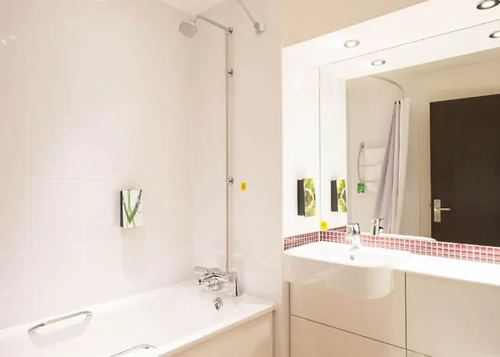 Premier A1 - Newcraighall Hotel Edinburgh