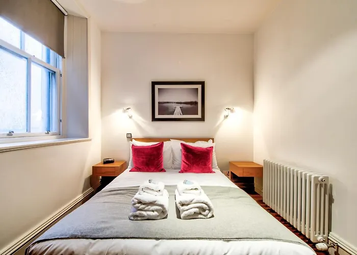 Sumptuous 2br Next To Castle!
