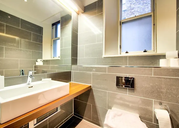 Sumptuous 2br Next To Castle! *