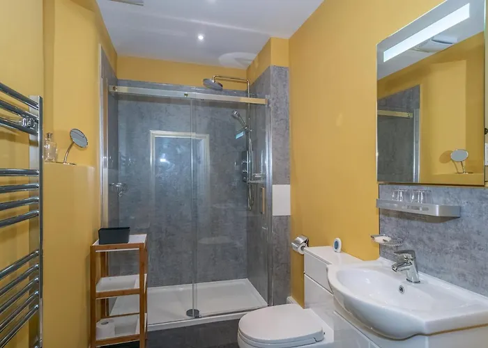Superb 3beds House In Chic Area Of The Centre - Pass The Keys 度假居