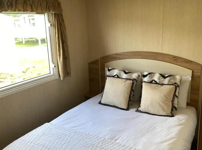 Edinburgh, Seton Sands Abi Horizon *