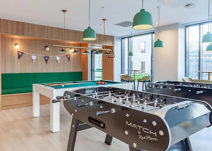 For Students Only - Straits Meadow In Centre * Edinburgh