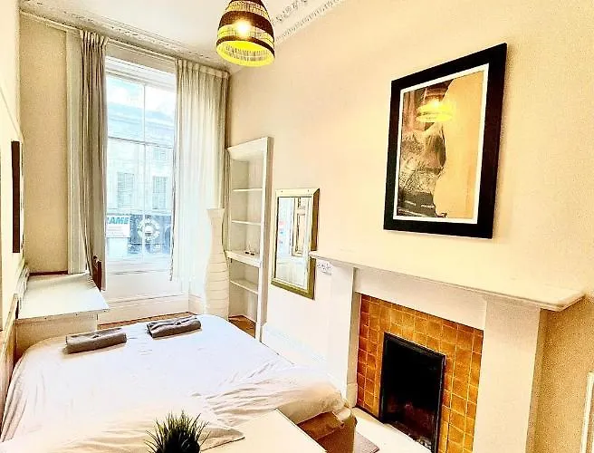 Central - Large Groups * エディンバラ