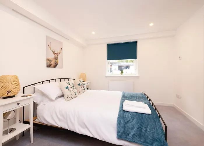 Modern 3-storey 3-bedroom Daire *