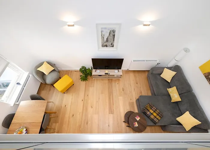 Modern 3-storey 3-bedroom * Edinburgh