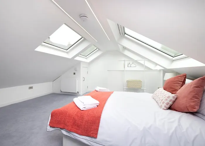 Modern 3-storey 3-bedroom * Edinburgh