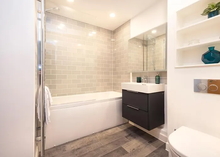 Daire Modern 3-storey 3-bedroom *