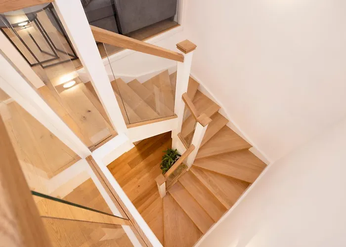 Modern 3-storey 3-bedroom Daire *