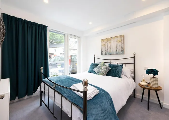 Daire Modern 3-storey 3-bedroom