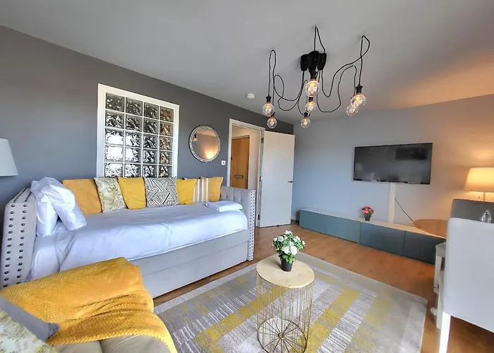 Apartament 4 Separate Beds, Sleeps 6, Beautiful 2 Bed Edynburg