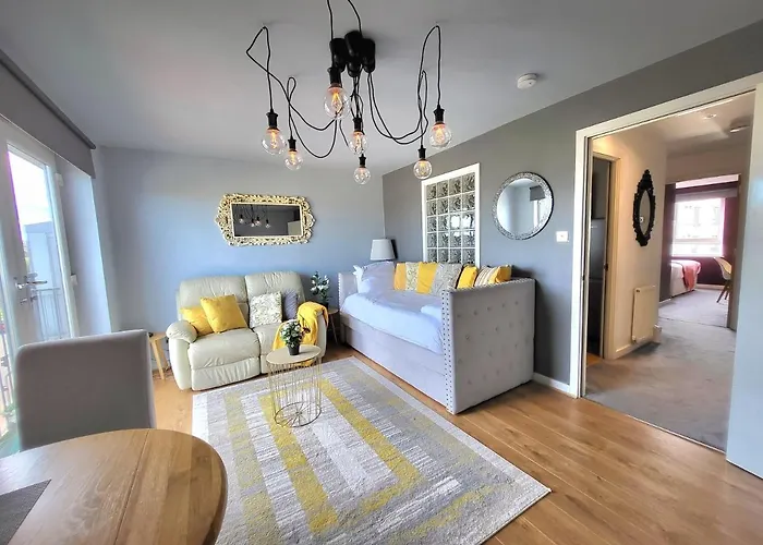 דירה 4 Separate Beds, Sleeps 6, Beautiful 2 Bed *