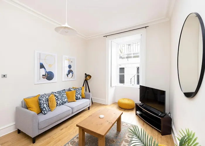 Joivy Chic Near Stockbridge Market *