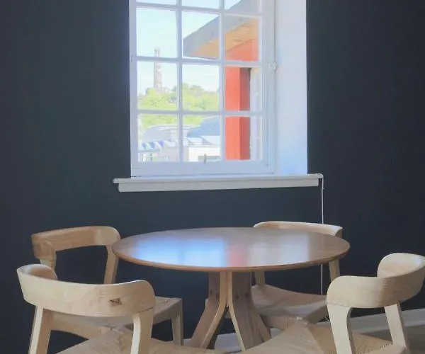 Mid-mile * אדינבורו