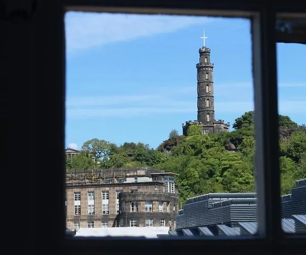 Mid-mile דירה אדינבורו