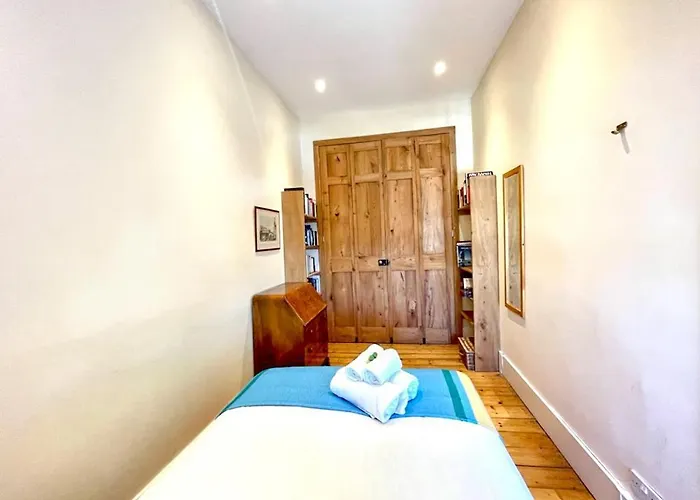 Incredible St Andrew's Sq - 2 Bed In The Sky דירה *