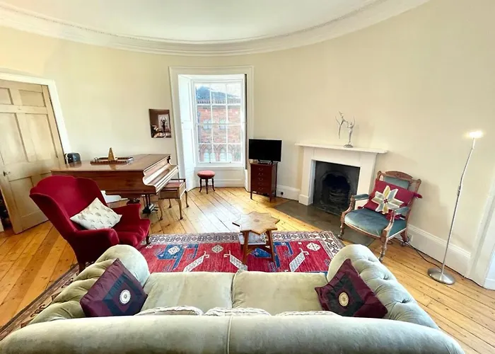 דירה Incredible St Andrew's Sq - 2 Bed In The Sky *