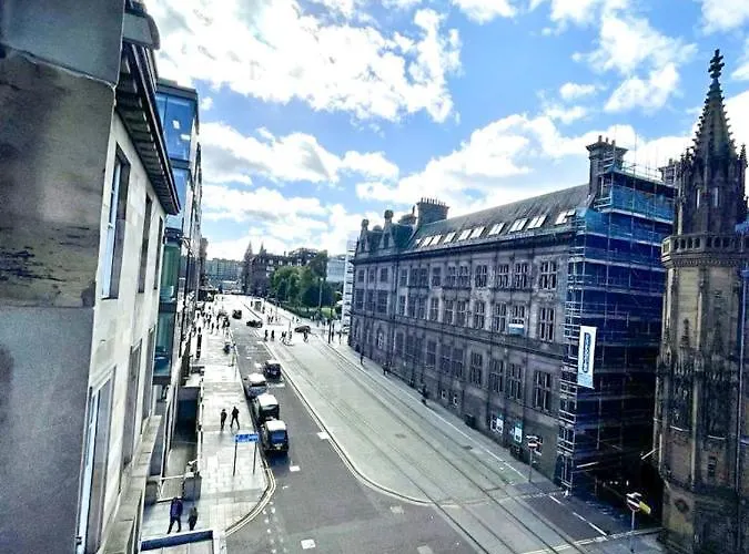 Incredible St Andrew's Sq - 2 Bed In The Sky דירה *