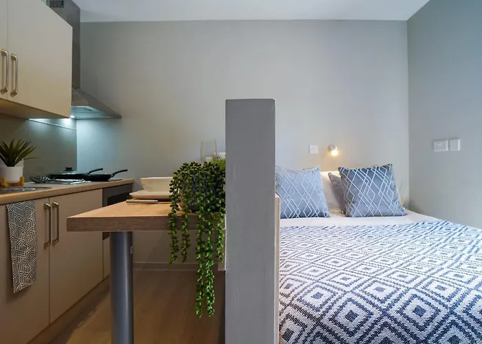 Apartmán For Students Only - Straits Meadow In Centre