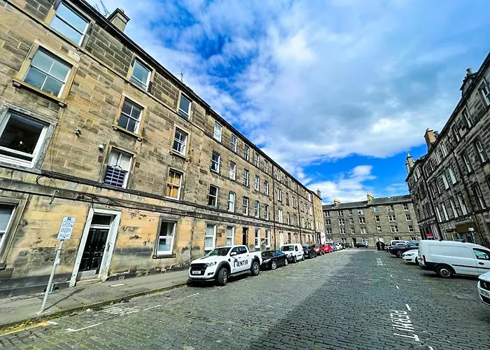 דירה Desirable 2 Bed Near Castle אדינבורו