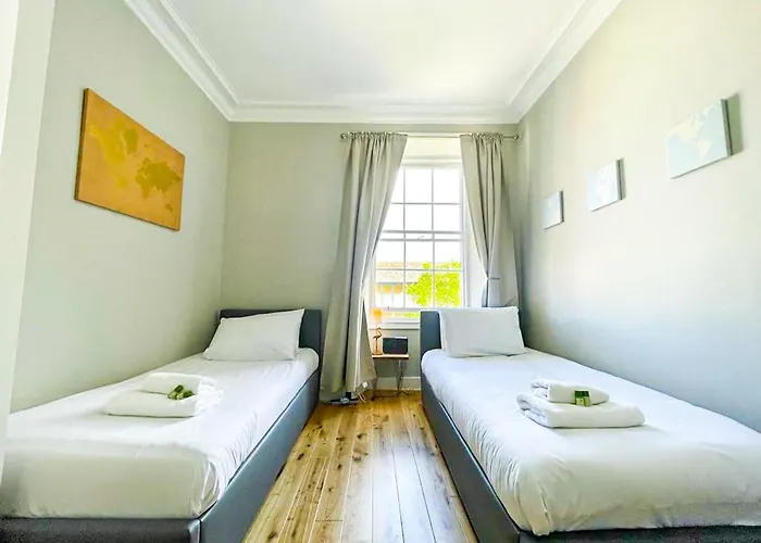 דירה Charming 3 Bed In Old Town