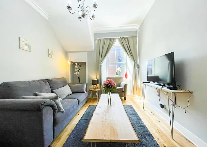 דירה Charming 3 Bed In Old Town אדינבורו